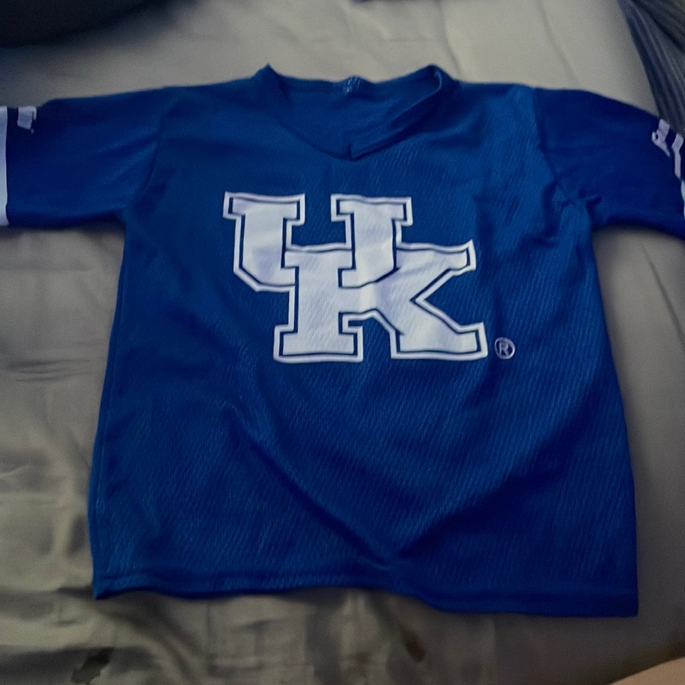 UK t shirt in size xs semi see through material